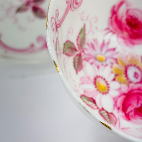 Paragon Double Warrant Tea Cup & Saucer Floral Multi Color England Gold Trim Vtg - Picture 5 of 15
